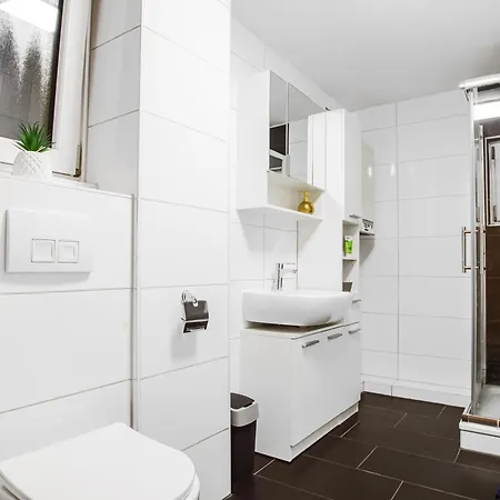 F&f Og, Zentrale Lage, Autobahnnaehe & Kostenfreie Privatparkplaetze 아파트