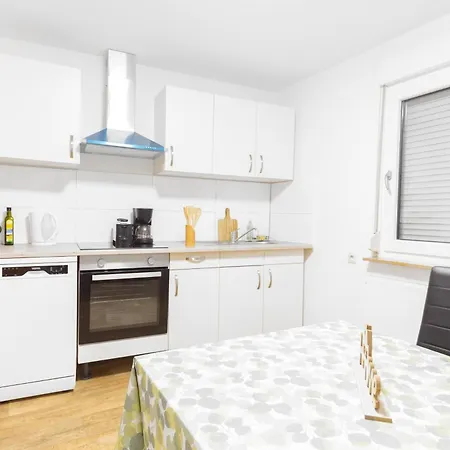 아파트 F&f Og, Zentrale Lage, Autobahnnaehe & Kostenfreie Privatparkplaetze *